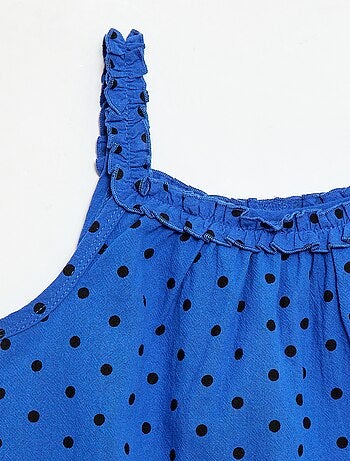 Vestido con tirantes y cuello con volantes