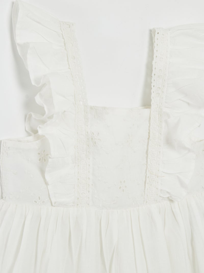 Vestido con volante y bordados BLANCO - Kiabi