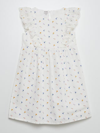Vestido con volantes