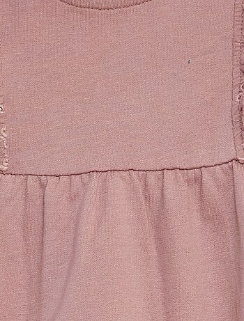 Vestido con volantes de bordado inglés