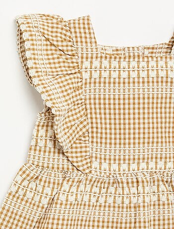 Vestido con volantes y estampado de cuadros