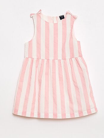 Vestido corte evasé sin mangas