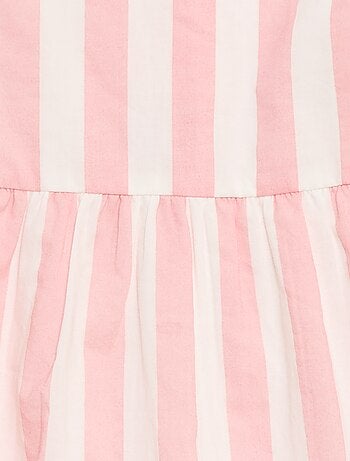 Vestido corte evasé sin mangas