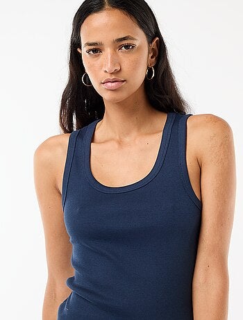 Vestido corto ajustado de tirantes