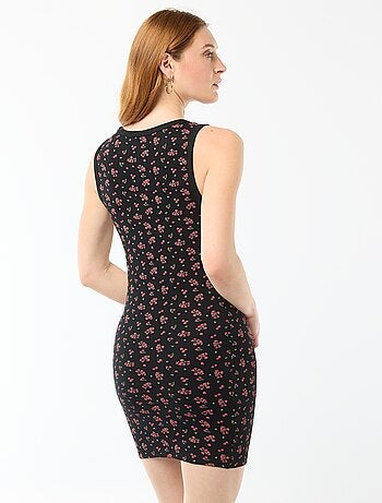 Vestido corto ajustado de tirantes