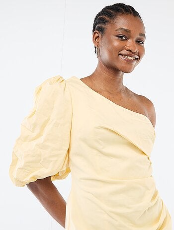 Vestido corto asimétrico