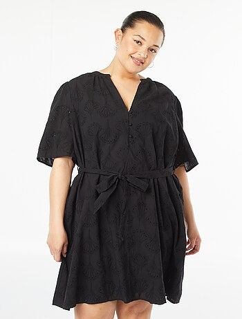 Vestido corto con bordado inglés