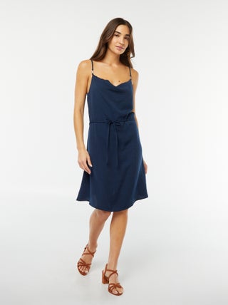 Vestido corto con cinturón anudable 'JDY'