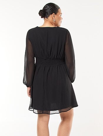 Vestido corto con cinturón drapeado