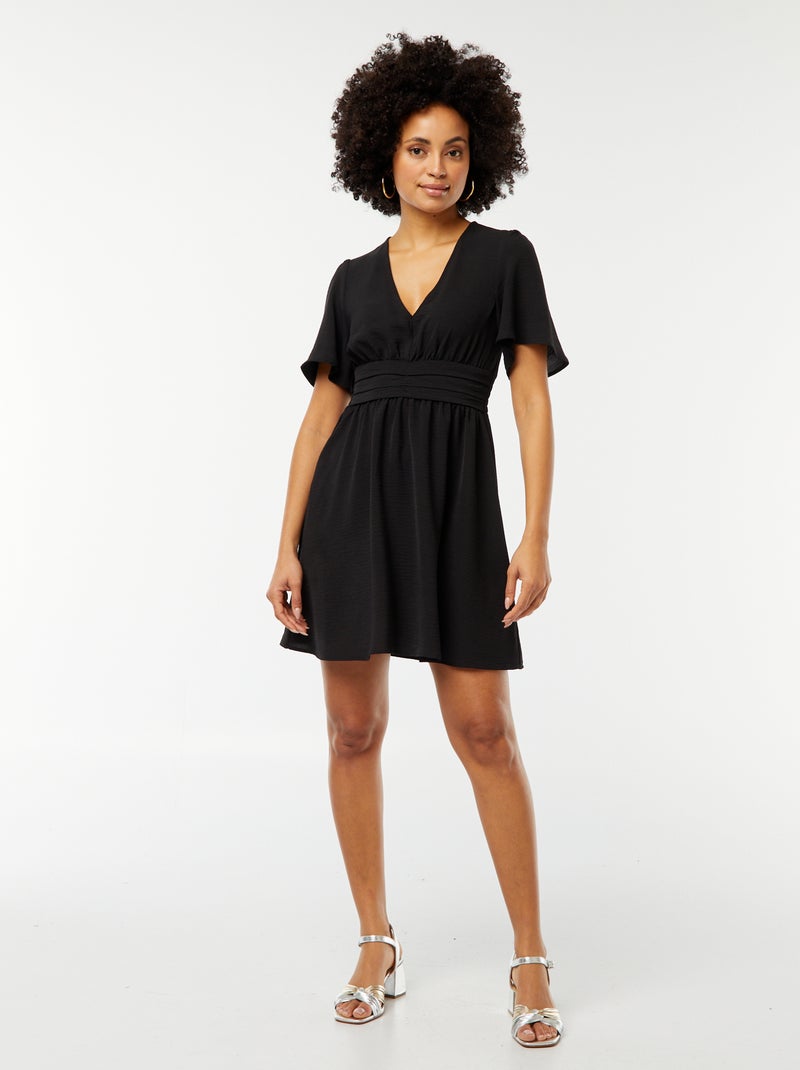 Vestido corto con cinturón plisado Georgette negro - Kiabi