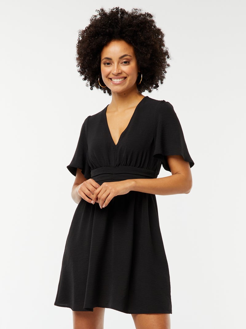 Vestido corto con cinturón plisado Georgette negro - Kiabi