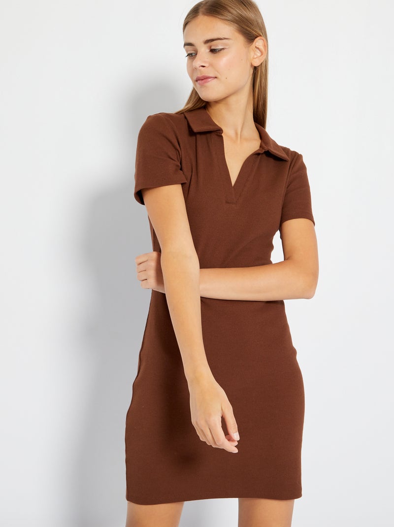 Vestido corto con cuello de polo MARRON - Kiabi