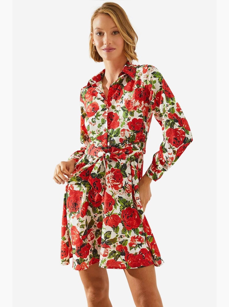 Vestido corto con estampado floral, cinturón y cuello camisero lucci Blanco Rojo - Kiabi