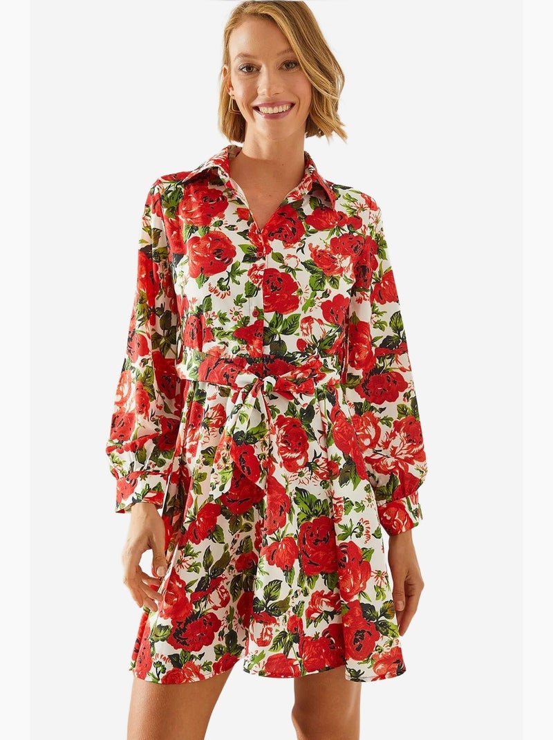 Vestido corto con estampado floral, cinturón y cuello camisero lucci Blanco Rojo - Kiabi