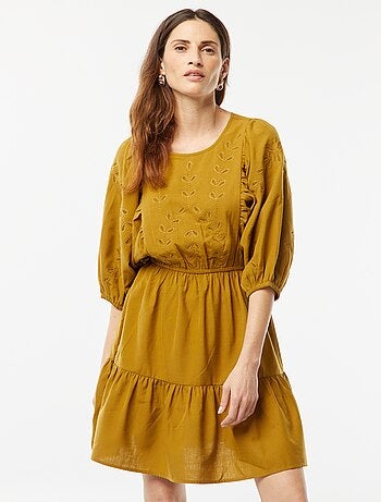 Vestido corto con manga abullonada