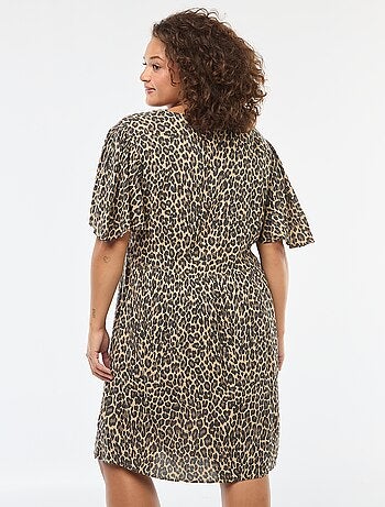 Vestido corto con manga mariposa