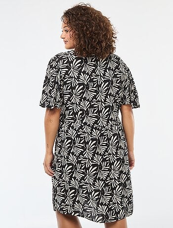 Vestido corto con manga mariposa