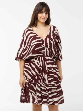 Vestido corto con motivo y sisas bajas