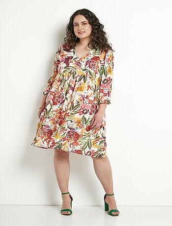 Vestido corto con volantes, escote en pico y velo de flores