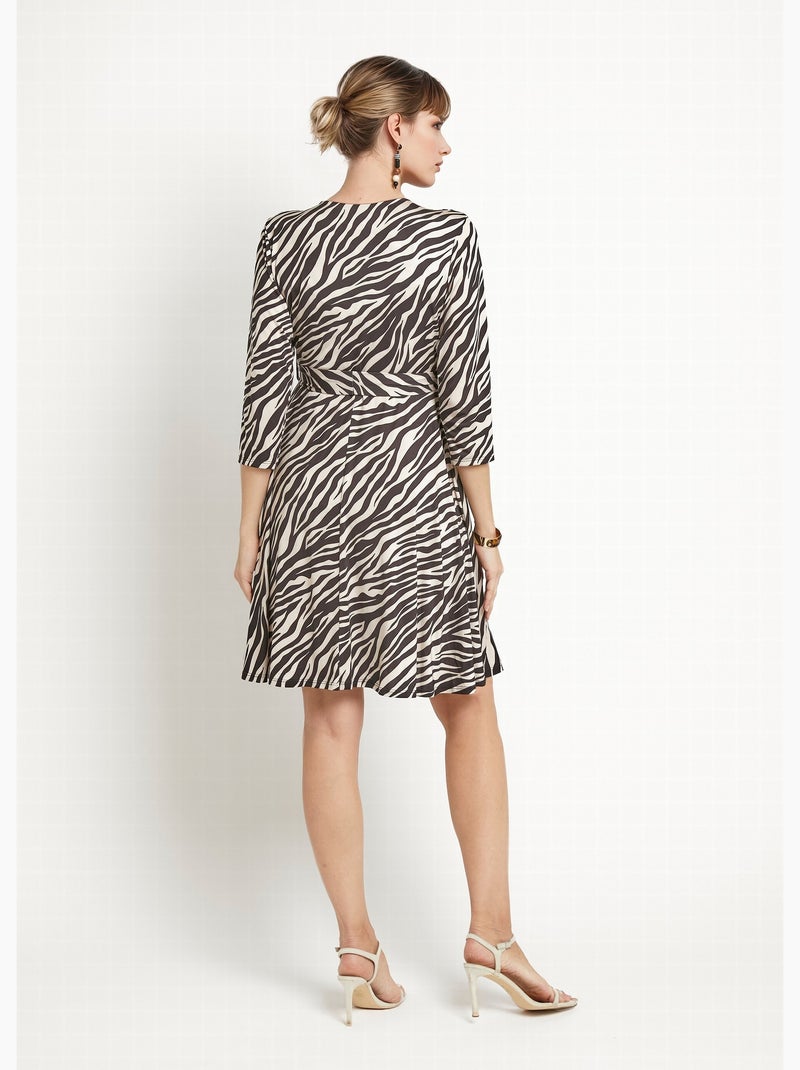 Vestido corto cruzado elástico con estampado de cebra - Afibel Multicolor - Kiabi