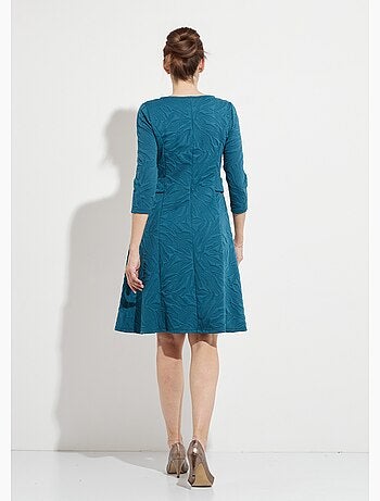 Vestido corto, curvo y con relieve en jacquard. - Afibel