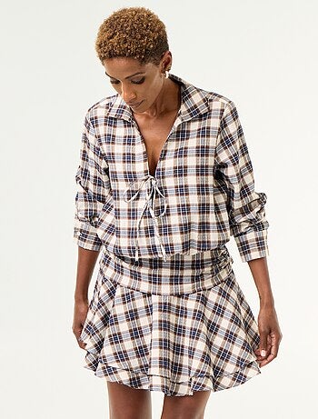 Vestido corto de cuadros con cuello camisero