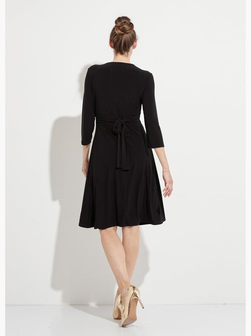 Vestido corto de escote en pico con efecto drapeado y cinturón joya - Afibel - Kiabi