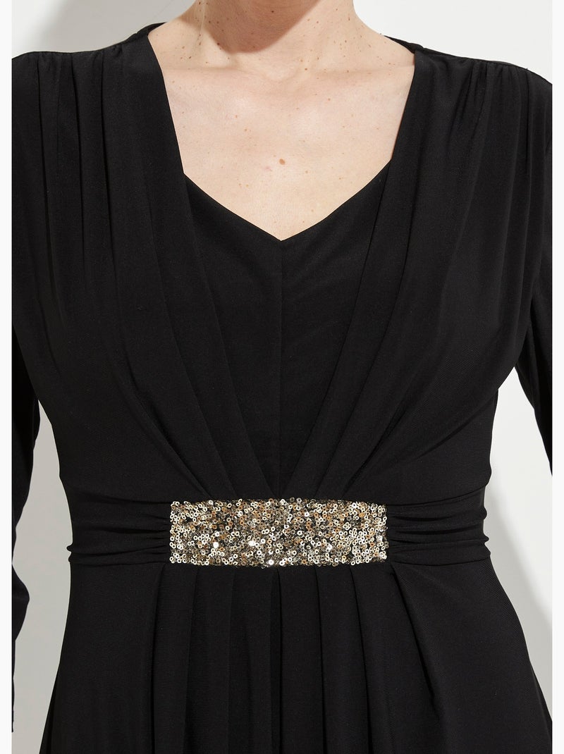Vestido corto de escote en pico con efecto drapeado y cinturón joya - Afibel Negro - Kiabi