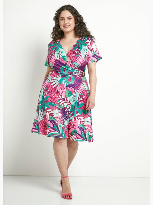 Vestido corto de escote en v con estampado exótico - afibel - Kiabi