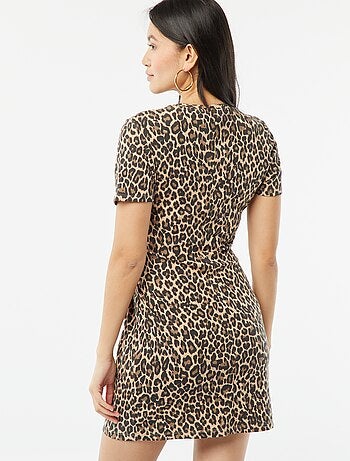 Vestido corto de manga corta efecto drapeado