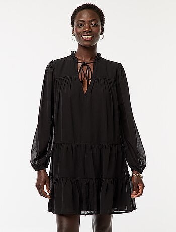 Vestido corto de manga larga con bajo y cuello con volantes