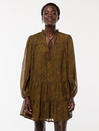 Vestido corto de manga larga con bajo y cuello con volantes