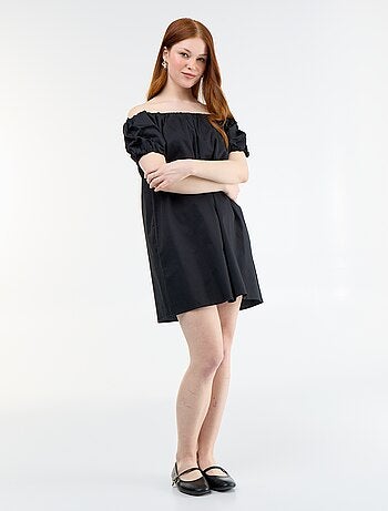 Vestido corto de mangas cortas con escote Bardot