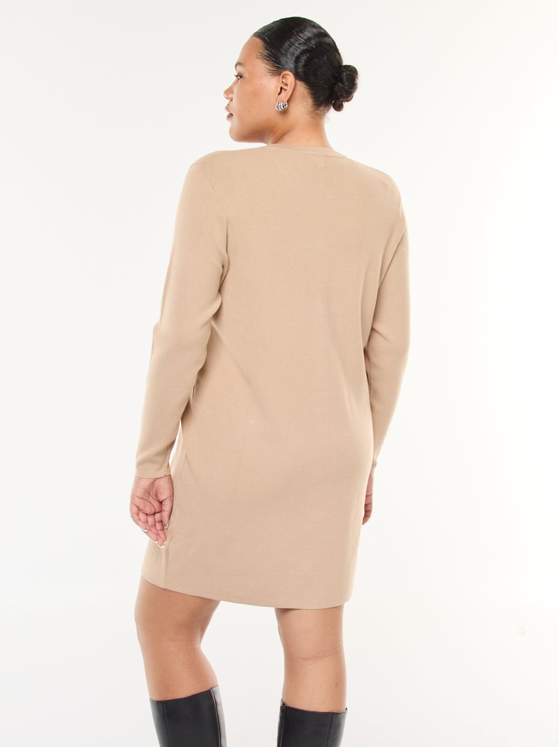 Vestido corto de punto fino con cuello en pico y botones dorados Beige - Kiabi