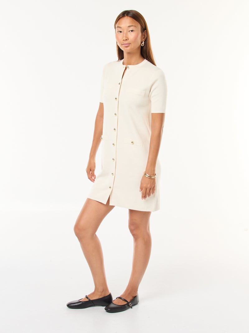 Vestido corto de punto grueso abotonado Beige Mujer