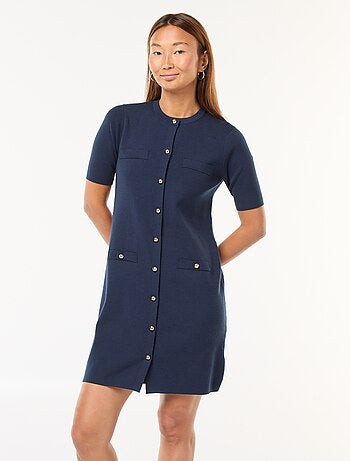 Vestido corto de punto grueso abotonado