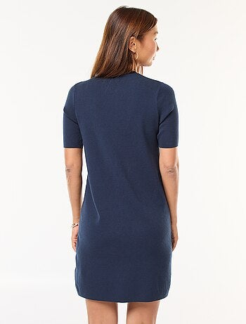 Vestido corto de punto grueso abotonado