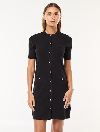 Vestido corto de punto grueso abotonado