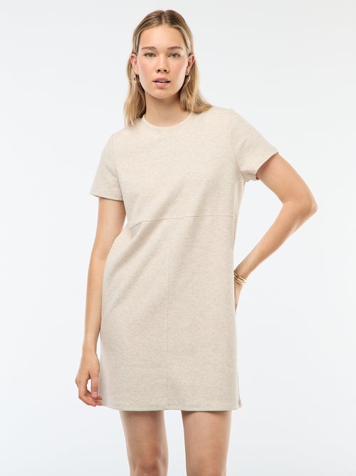 Vestido corto de punto suave acanalado - Kiabi Vestido corto de punto suave acanalado - Kiabi