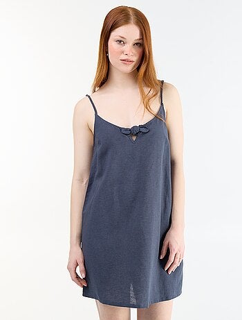 Vestido corto de tirantes finos ajustables