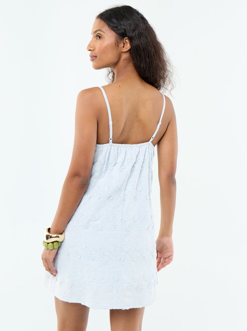 Vestido corto de tirantes finos con bordados all-over - Kiabi Vestido corto de tirantes finos con bordados all-over - Kiabi