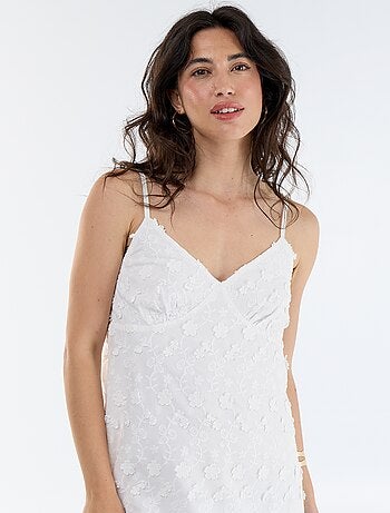 Vestido corto de tirantes finos con bordados all-over