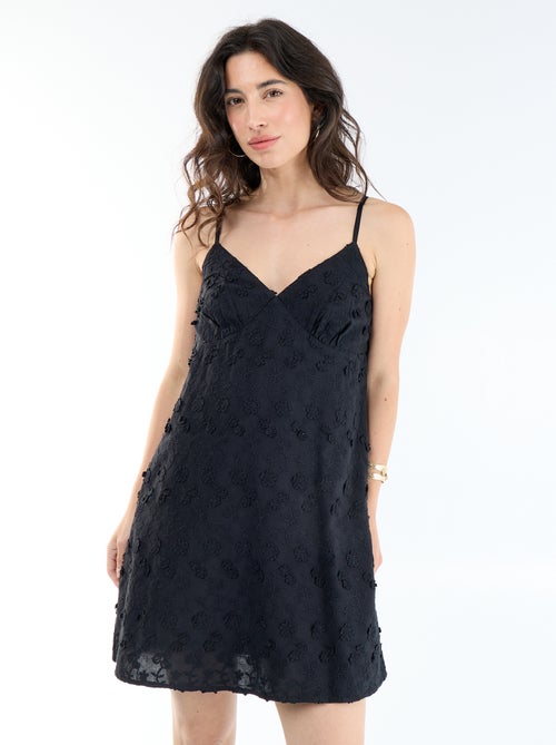 Vestido corto de tirantes finos con bordados all-over - Kiabi