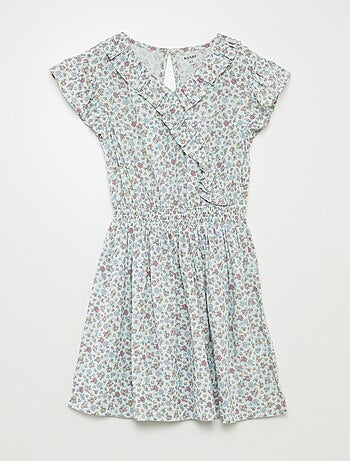 Vestido corto estampado con volantes