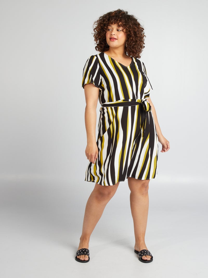 Vestido corto estampado 'Vero Moda Curve' NEGRO - Kiabi