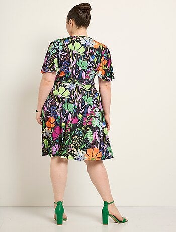 Vestido corto fluido con mangas de mariposa y estampado floral. - Afibel