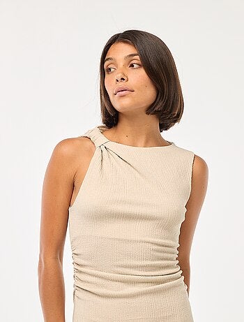 Vestido corto fruncido de punto gofrado