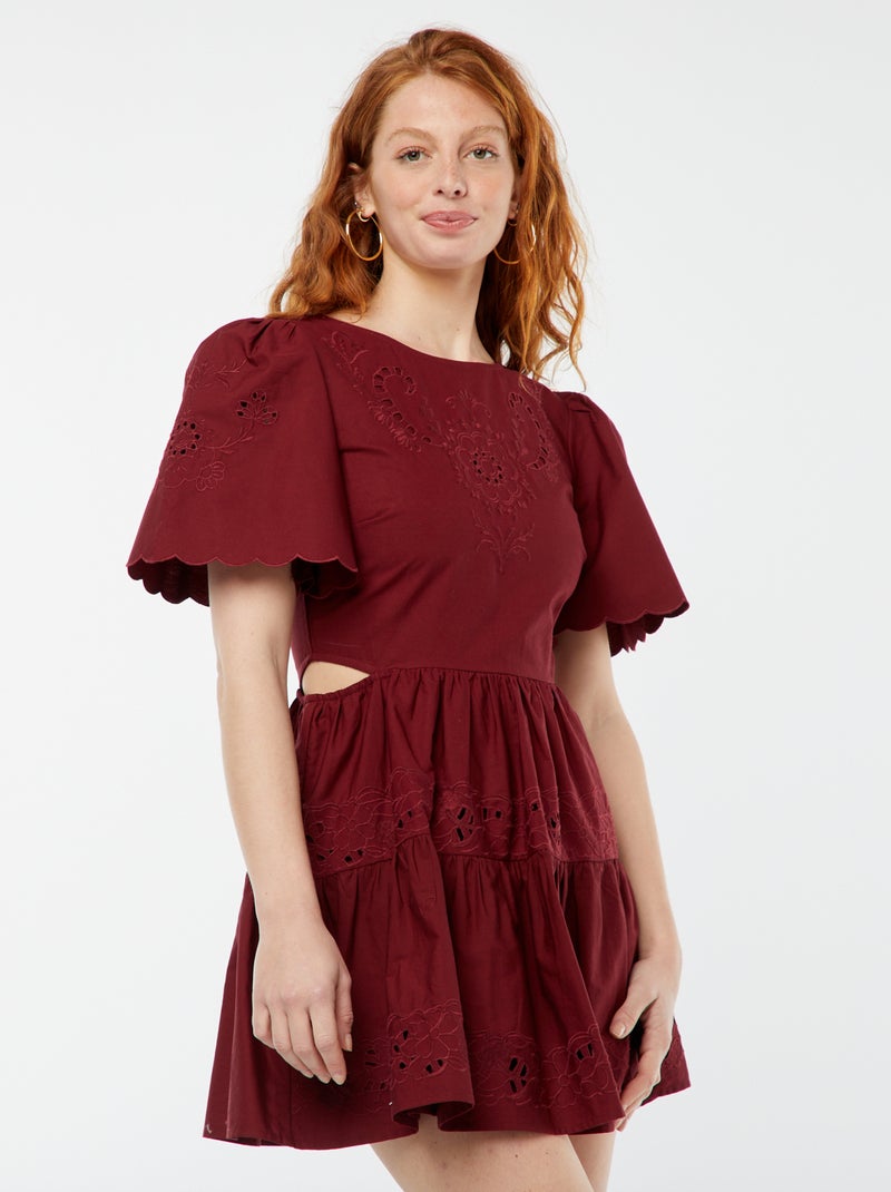 Vestido corto liso con bordado inglés ROJO - Kiabi