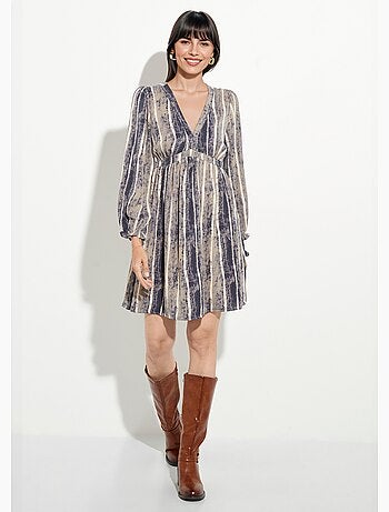 Vestido corto plisado de cintura alta con escote en V - AFIBEL