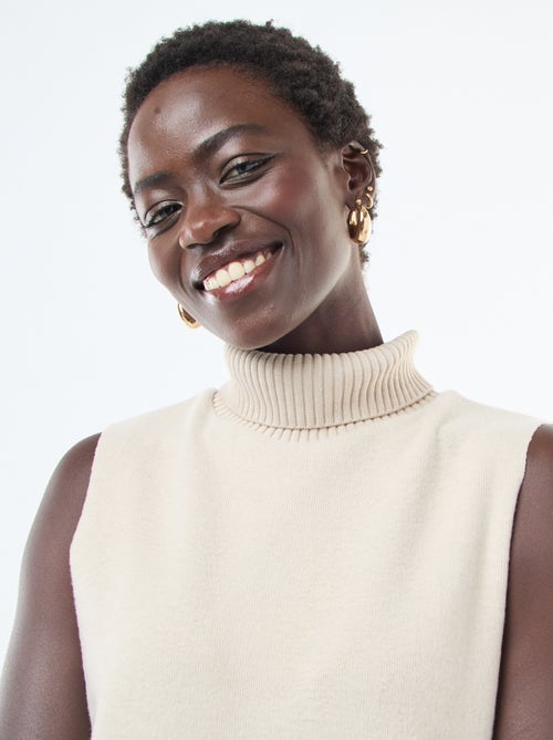 Vestido corto sin mangas con cuello alto - Kiabi